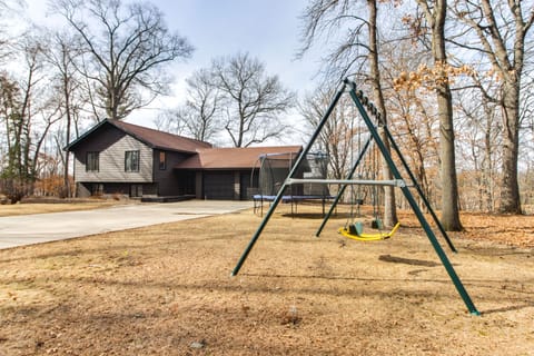 Lakefront Nisswa Home w/ Deck & Screened Porch House in Lake Shore