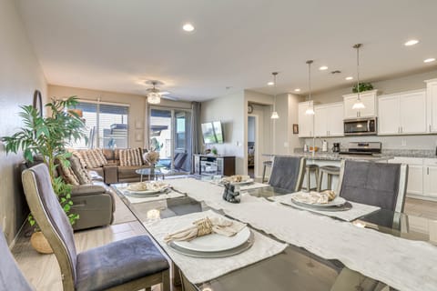 Outdoor Oasis w/ Pool & Spa: Goodyear Getaway House in Goodyear