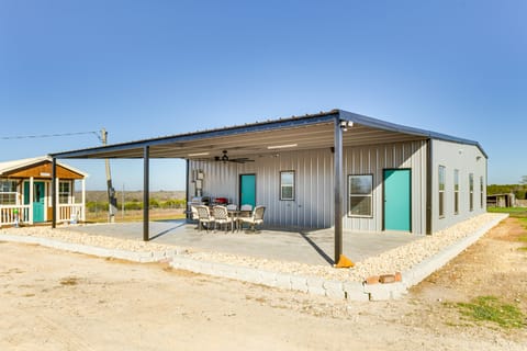 4 Mi to Whitney Lake: Home on 30 Acres! House in Texas