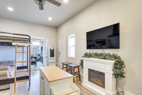 Unique Vineyard Studio w/ Shared Outdoor Oasis! Apartment in Vineyard