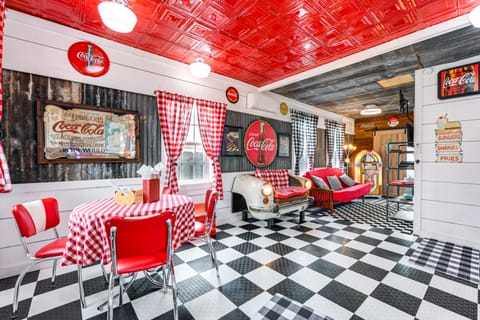 Fifties Diner-Style Llano Home w/ Shared Fire Pit House in Llano