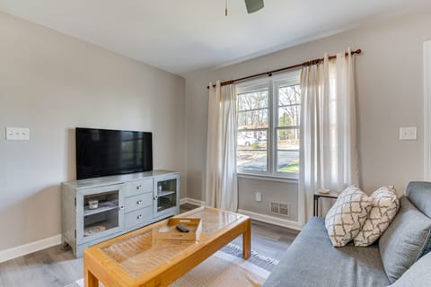 Bring Your Pets! Family Haven w/ Yard in Mableton House in Mableton