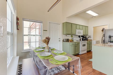 Game Room & Patio: Family Afton Retreat! Apartment in Ozark Mountains