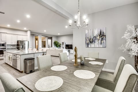 Marana Home w/ Pool Access & Mountain Views! House in Marana