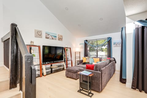 West Palm Beach Lake House: Near Beaches! House in Lakeside Green