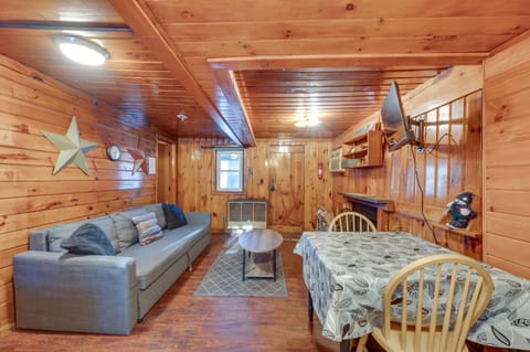Laconia Cabin w/ Grill: 2 Mi to Weirs Beach! House in Laconia