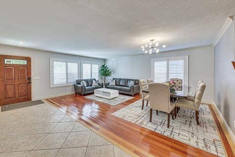 Large Rancho Cucamonga Home: 5 Mi to Red Hill Park House in Rancho Cucamonga