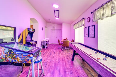 2 Mi to Dtwn! Family Home w/ Game Room in Chandler House in Gilbert