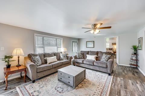 New Blaine Getaway - Walk to Lake Dardanelle! House in Arkansas