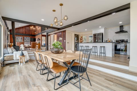 Lago Vista Home w/ Putting Green & Pool! House in Point Venture