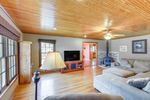 Riverside Texas Retreat w/ Wraparound Porch! House in Rio Grande