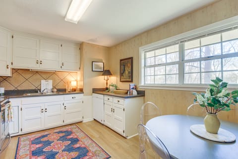 Oxford Getaway: Walk to Oxford Square! House in Oxford