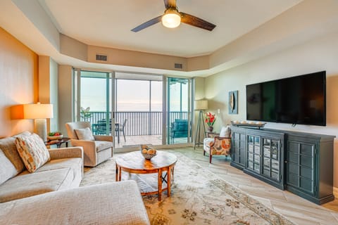 Riverfront Fort Myers Condo w/ Community Amenities Apartment in North Fort Myers