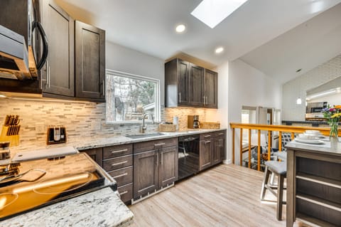 10 Mi to Denver: Pet-Friendly Arvada Home w/ Yard! House in Westminster