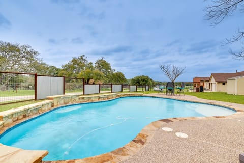 Large Group Getaway in Georgetown w/ Private Pool! House in Rio Grande