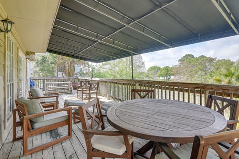 Waterfront Houston Home: 1 Mi to Space Center! House in Nassau Bay