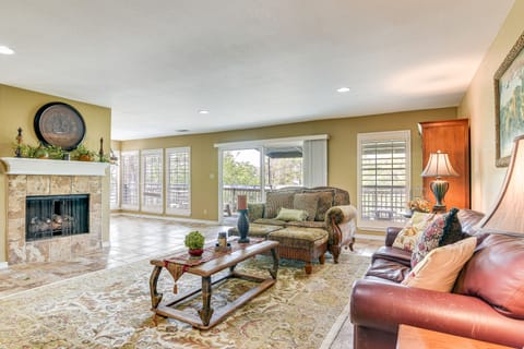 Waterfront Houston Home: 1 Mi to Space Center! House in Nassau Bay