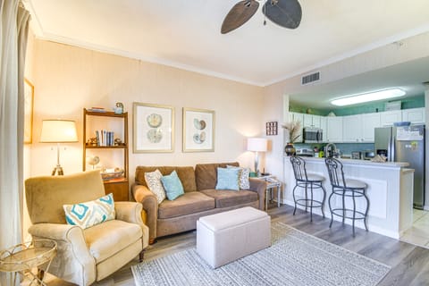 Gulf Shores Condo w/ Balcony: 2 Mi to Fort Morgan! Apartment in Alabama