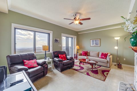 Steps to Slopes! Mtn-View Sugar Top Condo w/ Pool Apartment in Sugar Mountain