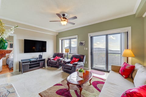 Steps to Slopes! Mtn-View Sugar Top Condo w/ Pool Apartment in Sugar Mountain