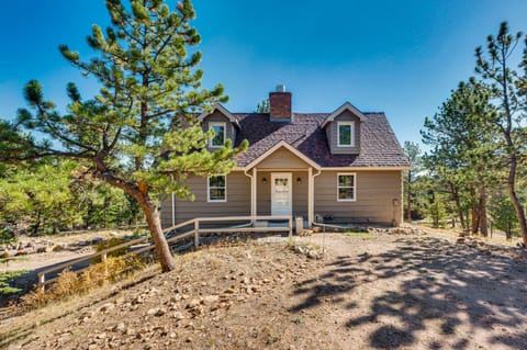 Quiet + Peaceful Home in Allenspark w/ Deck! House in Allenspark