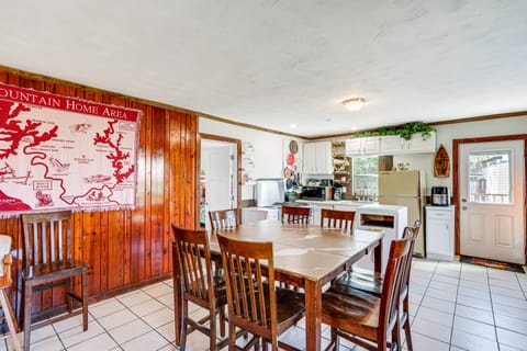 Arkansas Cabin w/ Deck < 1 Mi to Norfork Lake House in Norfork Lake