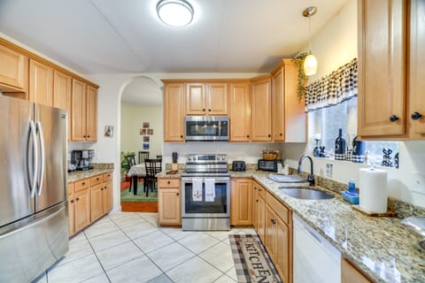 Pet-Friendly Tobyhanna Escape Near Hiking & Skiing House in Coolbaugh Township