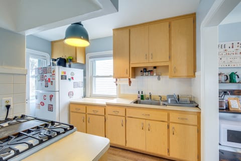 WFH-Friendly Abode w/ Home Gym in Cleveland House in Cleveland Heights