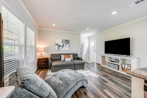 Lovely Broken Bow Cottage w/ Hot Tub & Fire Pit! Cottage in Broken Bow