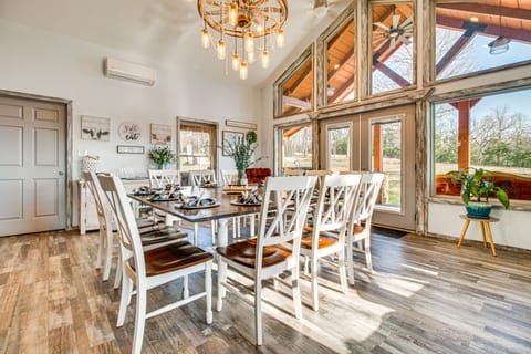 Expansive Mountain Home Rental w/ Yard & Fire Pit! House in Arkansas