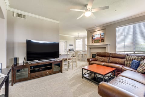 Pool Access, Near Spring Training! Mesa Retreat Apartment in Gilbert