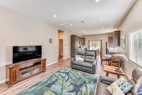 Peaceful Riverside Home w/ Patio, 7 Mi to Downtown House in Riverside