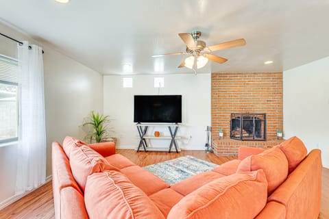 Private Pool & Patio: Home Near Mesa Arts Center! House in Mesa