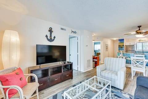 Carolina Beach Condo w/ Balcony & Ocean Access! Apartment in Carolina Beach