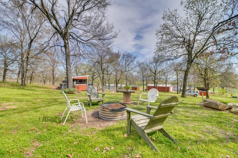 Countryside Tiny Home in Cameron ~ 5 Mi to Poteau! Apartment in Arkansas