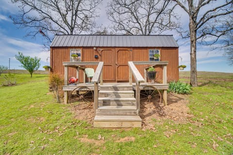 Countryside Tiny Home in Cameron ~ 5 Mi to Poteau! Apartment in Arkansas