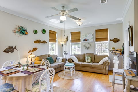 Lovely Carrabelle Home w/ Lake Views & Pool Access House in Carrabelle