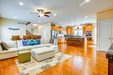 Spacious South Bend Home - Walk to Notre Dame! House in South Bend