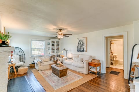 Columbia Cottage w/ Patio: 1 Mi to Downtown! Cottage in Columbia