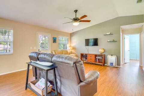 Relax Fireside: Riverfront Inglis Duplex w/ Dock House in Florida