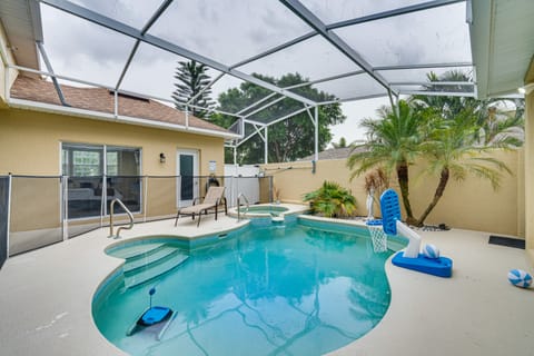 Game Room, Pool & Spa: Disney Area Getaway! House in Haines City