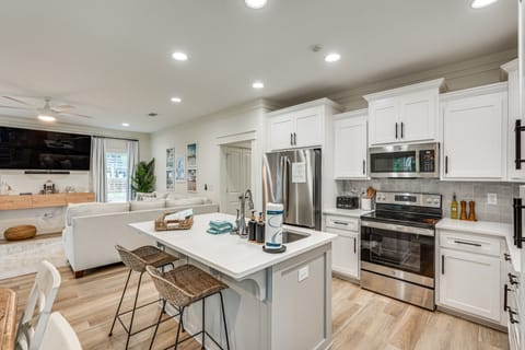 Chic Panama City Beach Home, Walk to Laguna Beach! House in Laguna Beach