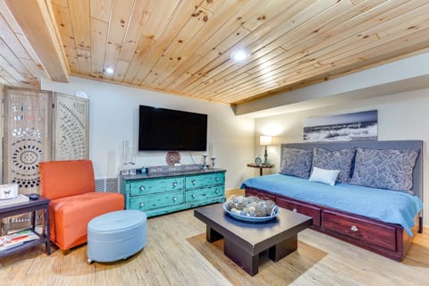 Dog-Friendly Mtn Retreat in Whitehall w/ View! Apartment in Capital District, NY, USA