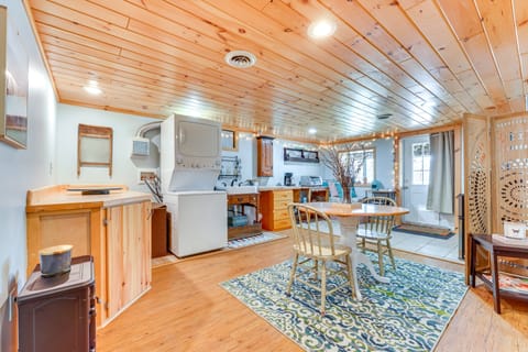 Dog-Friendly Mtn Retreat in Whitehall w/ View! Apartment in Capital District, NY, USA