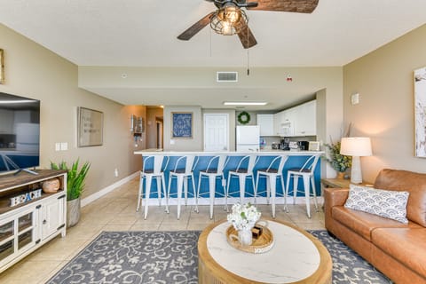 Walk to Shore: Panama City Beach Condo w/ Pool Apartment in Long Beach