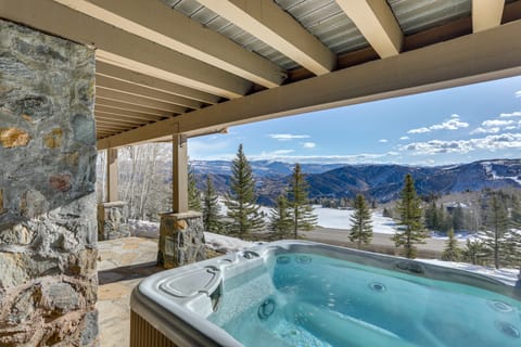 Edwards Home in Cordillera: Hot Tub, Mountain View House in Edwards