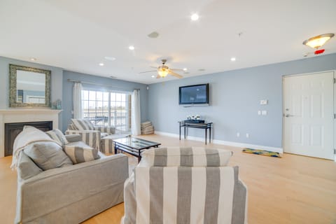 Charming New Buffalo Condo: Walk to Lake Michigan! Apartment in New Buffalo