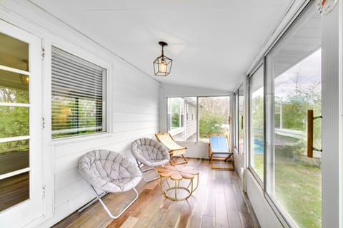 Updated Home: Central Oak Ridge Location House in Oak Ridge