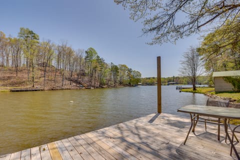 Lake Gerald Cabin Rental w/ Boat Dock & Grill! House in Alabama