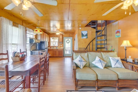 Lakefront Delta Cabin Rental w/ Boat Dock + Deck! House in Alabama